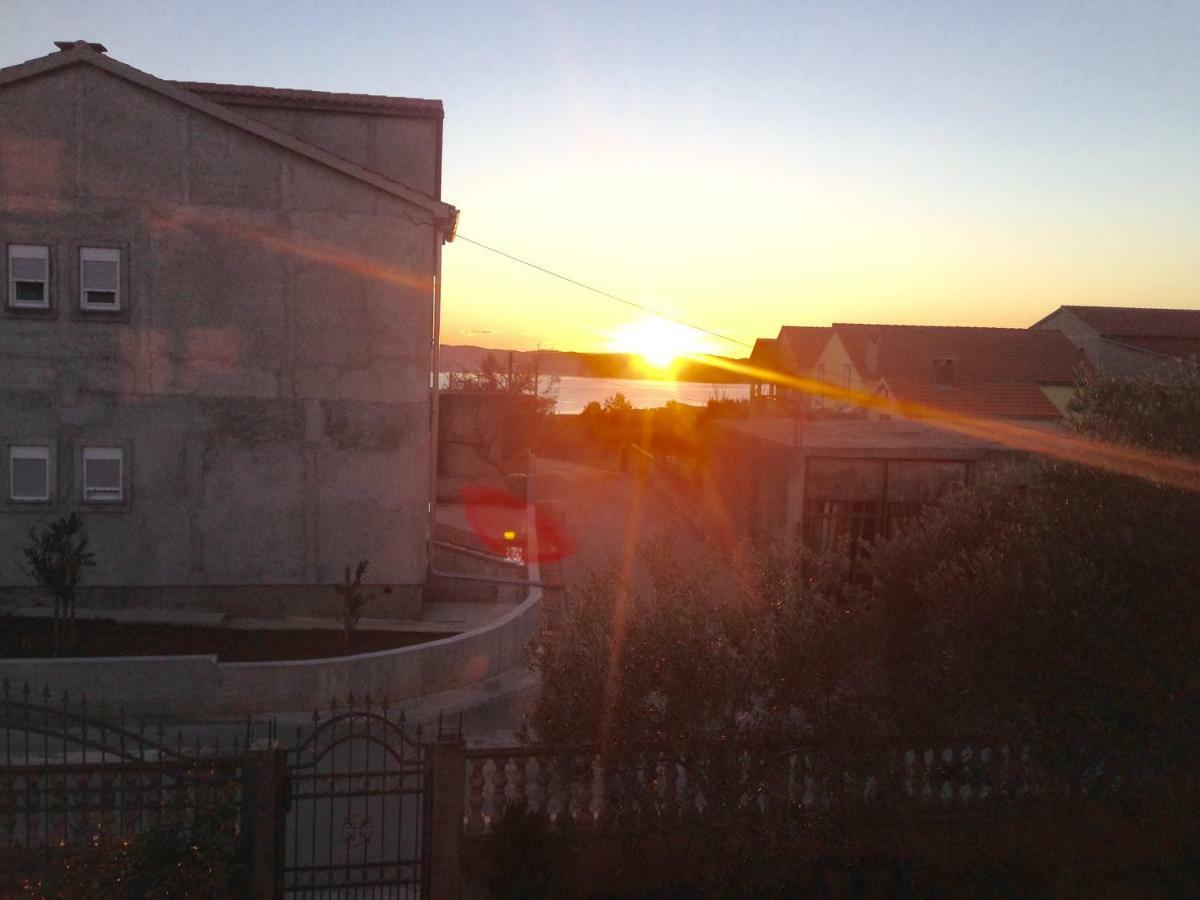 Sunny Apartment Jukic With Sea View 扎达尔 外观 照片